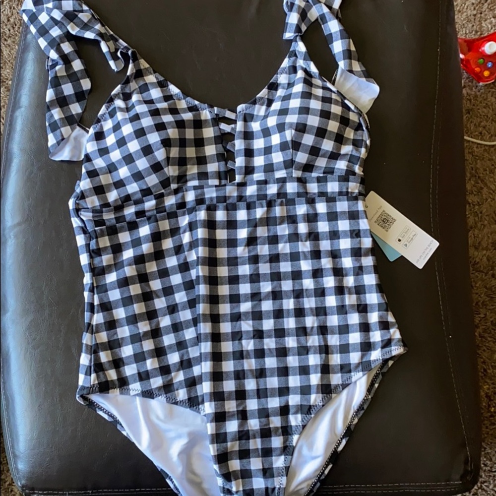 CUPSHE One piece bathing suit
